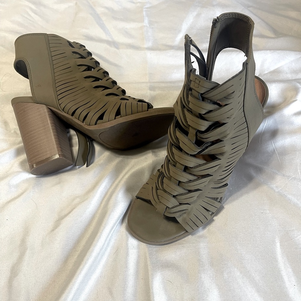 charlotte russe heels in olive green